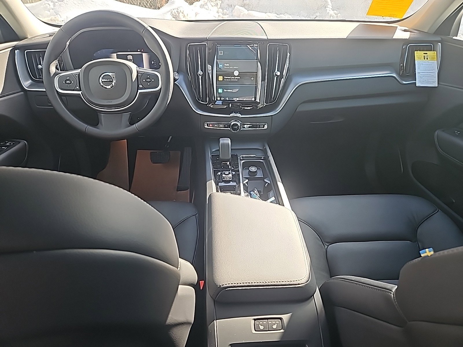 2025 Volvo XC60 B5 Core photo 3