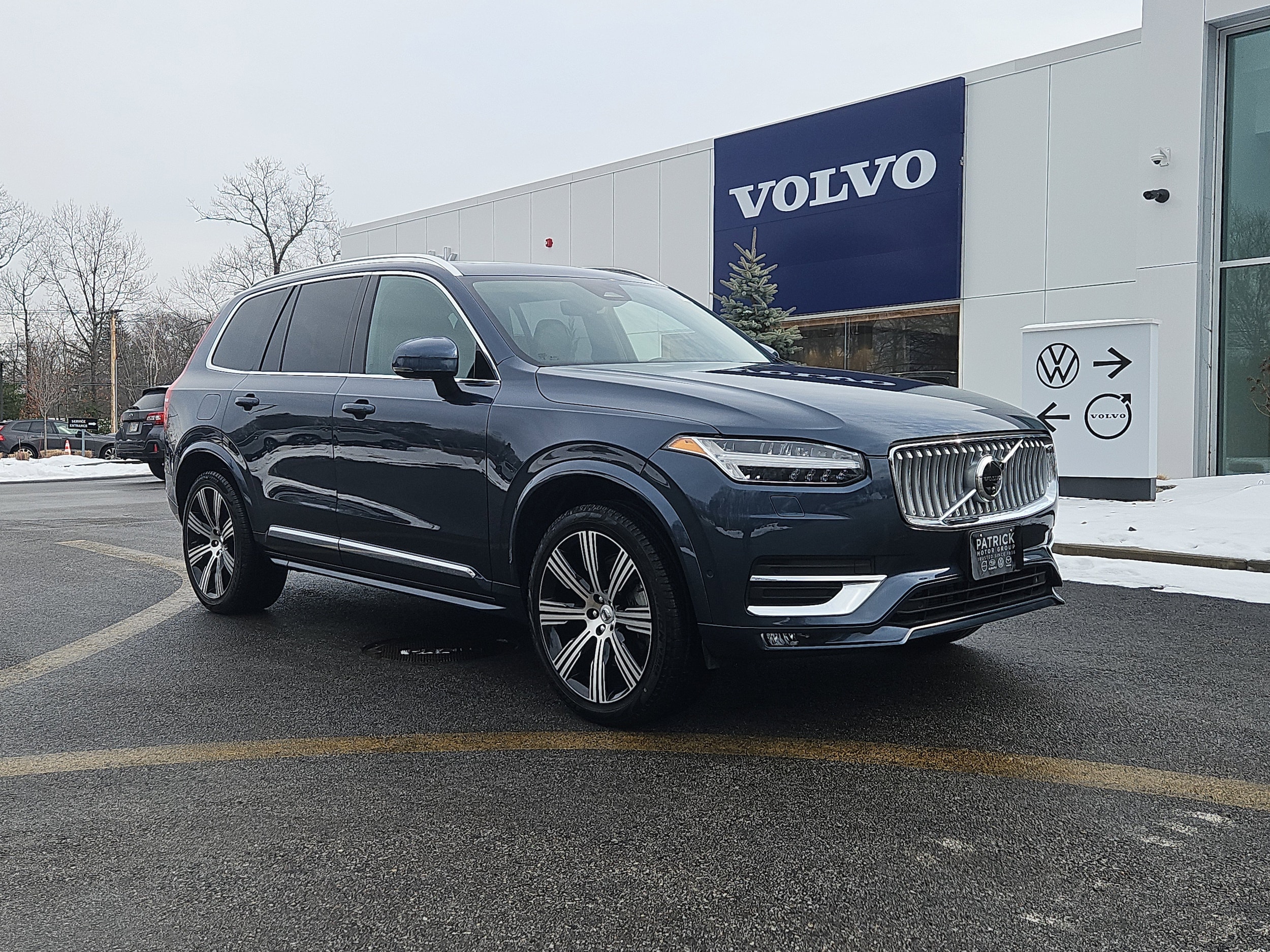 2025 Volvo XC90 Plus's photo