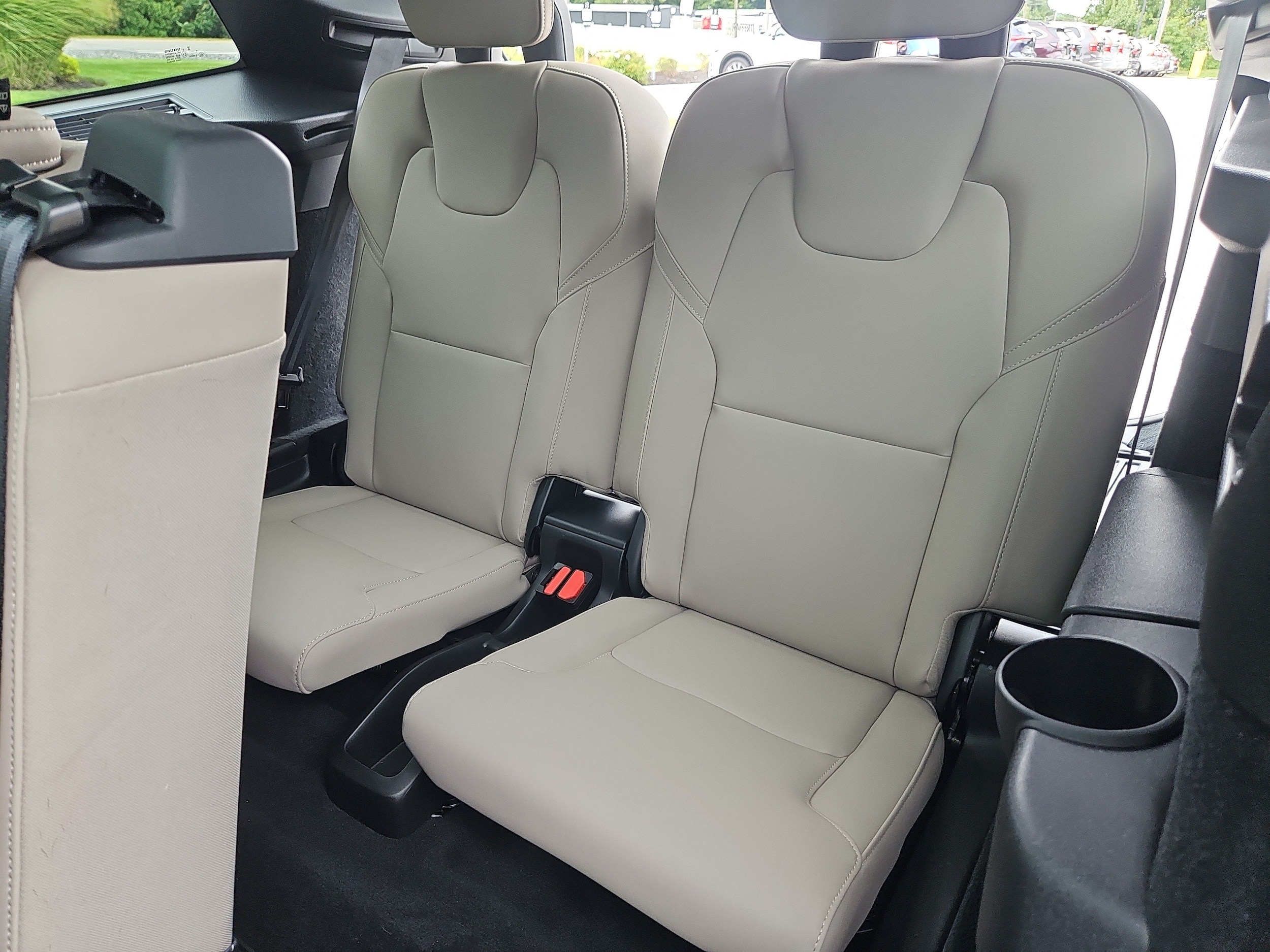 2026 Volvo XC90 Plus - Photo 34