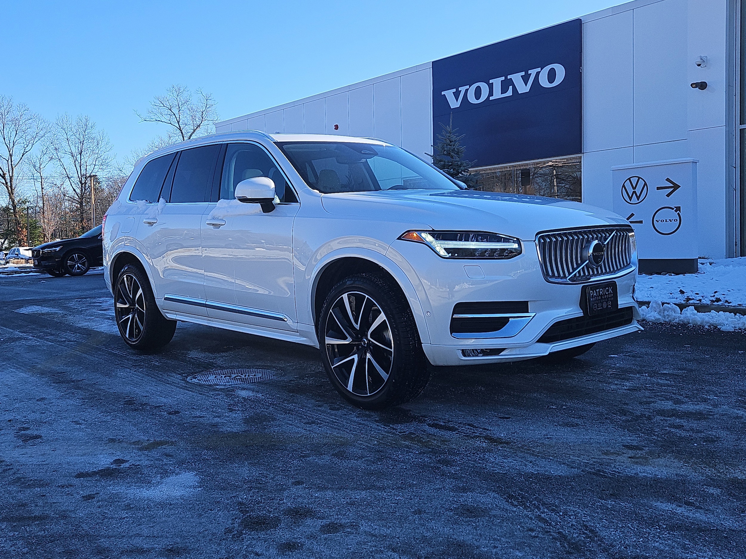 2025 Volvo XC90 Plus's photo