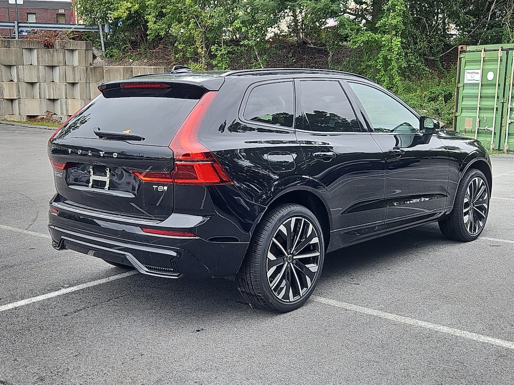 New 2026 Volvo XC60 plug-in hybrid T8 Ultra SUV