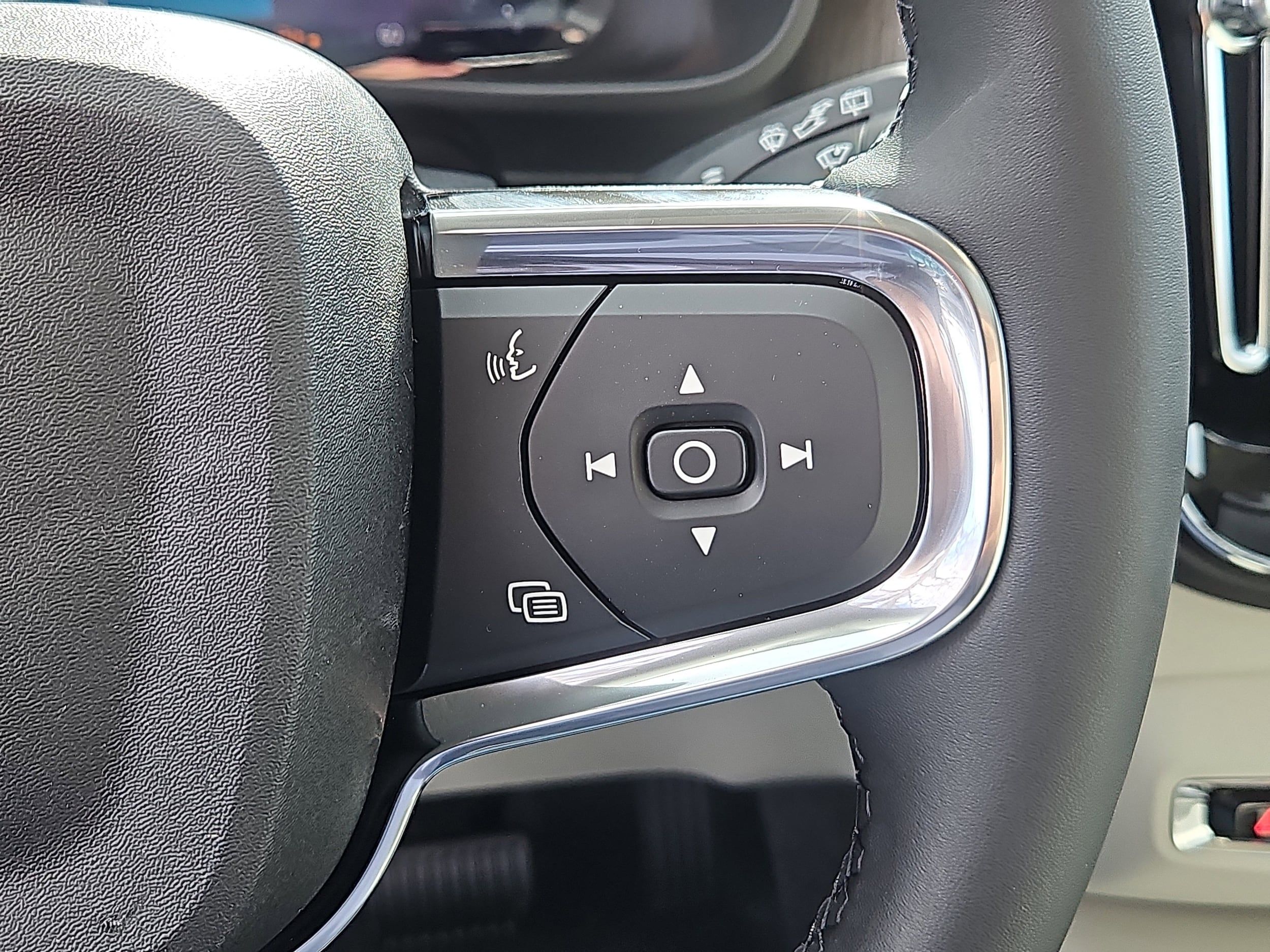 2026 Volvo XC40 Ultra - Photo 17