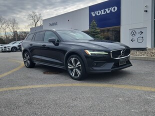 2023 Volvo V60 Cross Country Plus Station Wagon