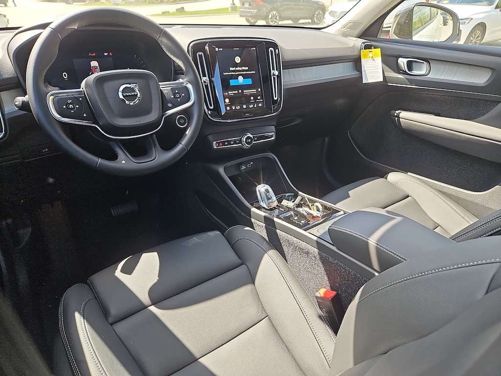 New 2026 Volvo XC40 B5 Plus SUV