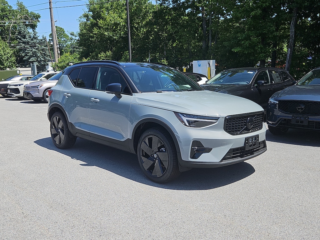 New 2026 Volvo XC40 B5 Ultra Black Edition SUV