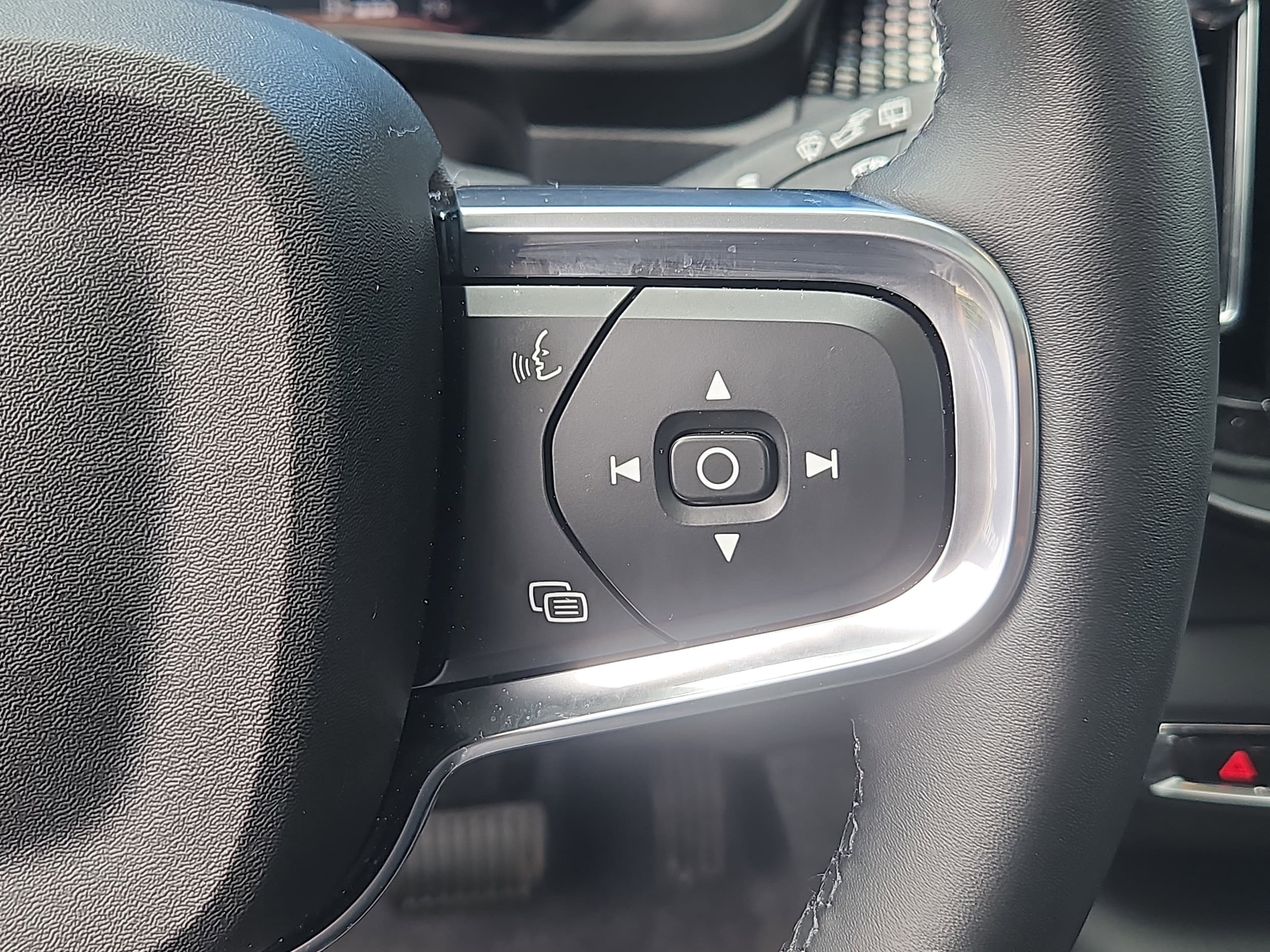 2026 Volvo XC40 Ultra Black Edition - Photo 21