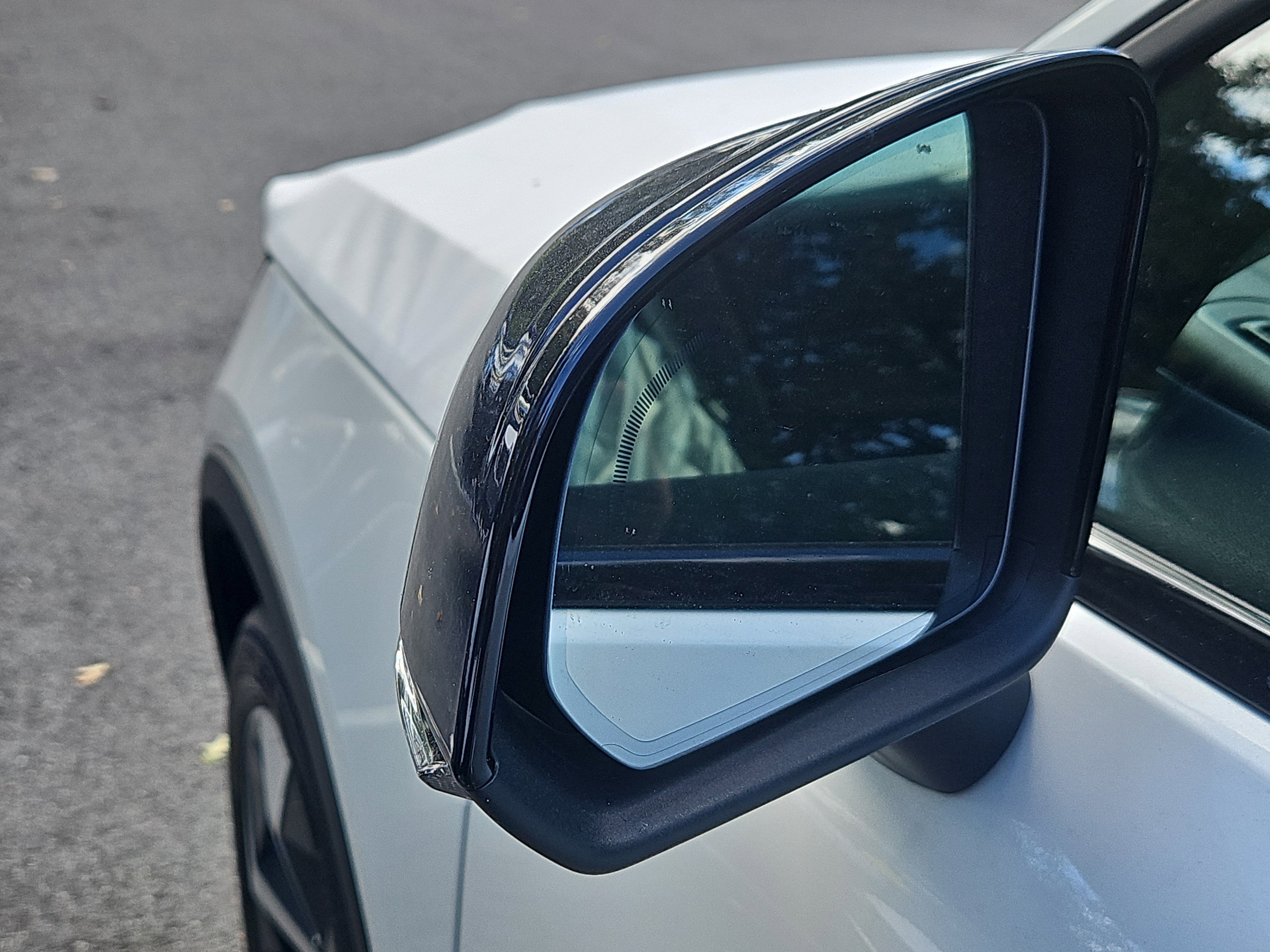 2026 Volvo XC40 Plus - Photo 12