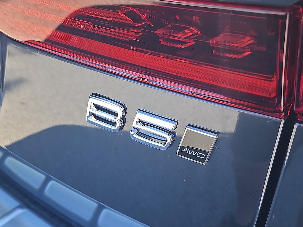 New 2027 Volvo XC60 Ultra SUV