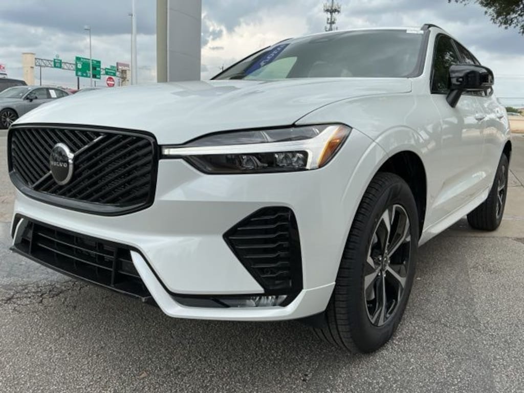New 2026 Volvo XC60 B5 Core SUV