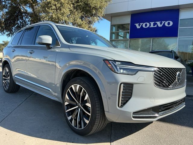 2025 Volvo XC90 Plus's photo