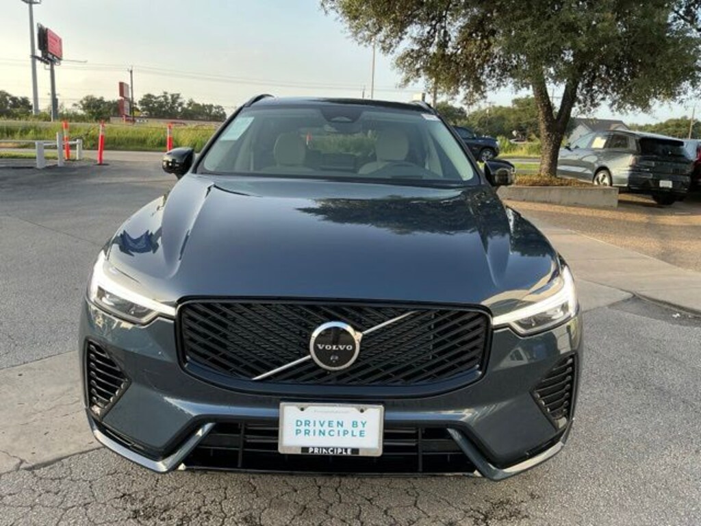 New 2026 Volvo XC60 plug-in hybrid T8 Ultra SUV