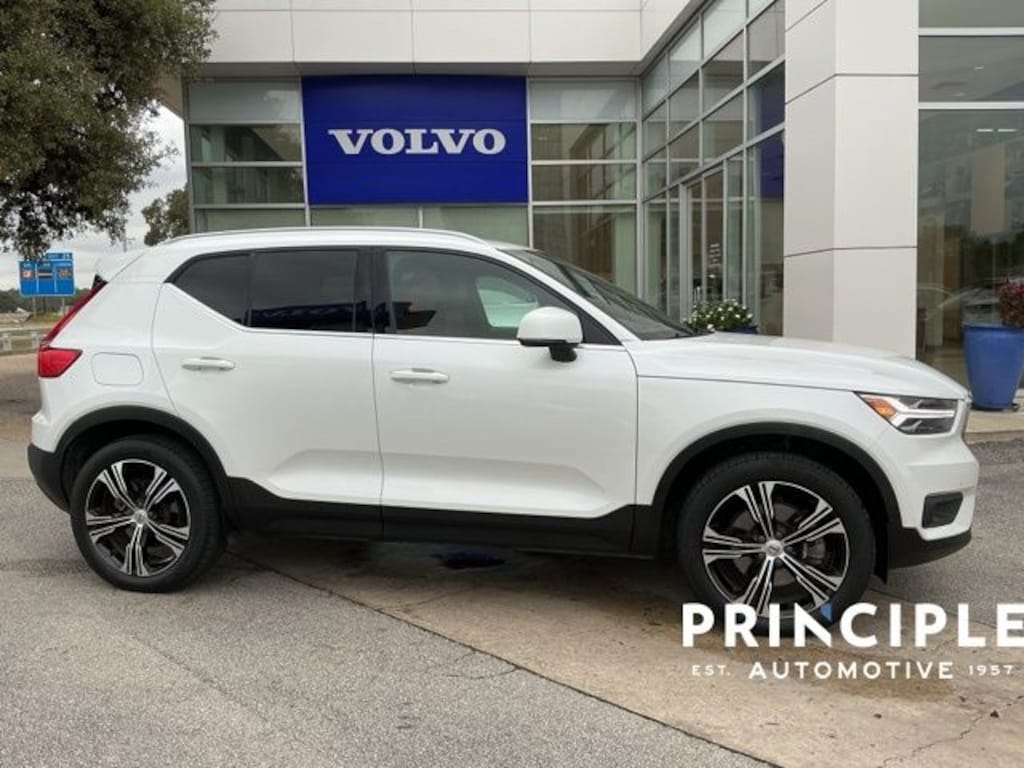 Certified 2021 Volvo XC40 T4 Inscription SUV