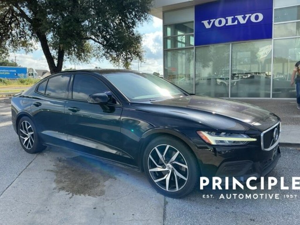 Used 2019 Volvo S60 T5 Momentum Sedan