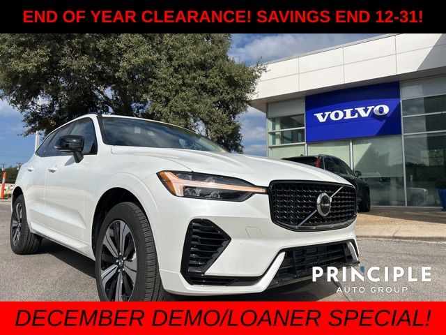 2025 Volvo XC60 Core's photo