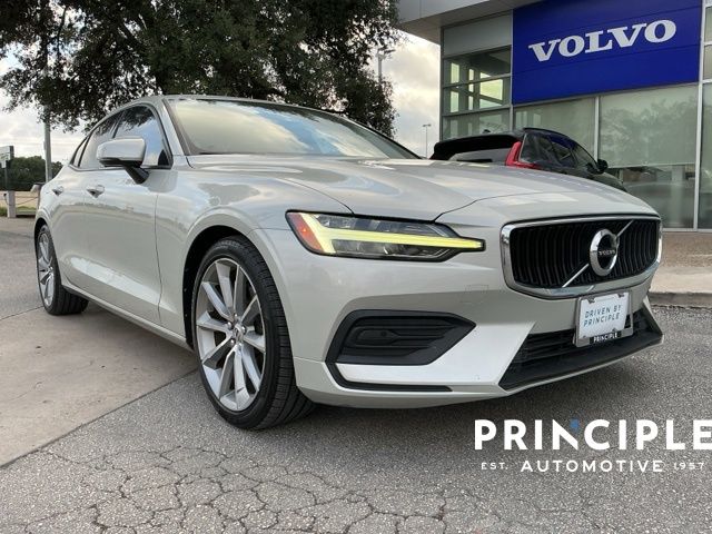 2020 Volvo S60 T5 Momentum's photo
