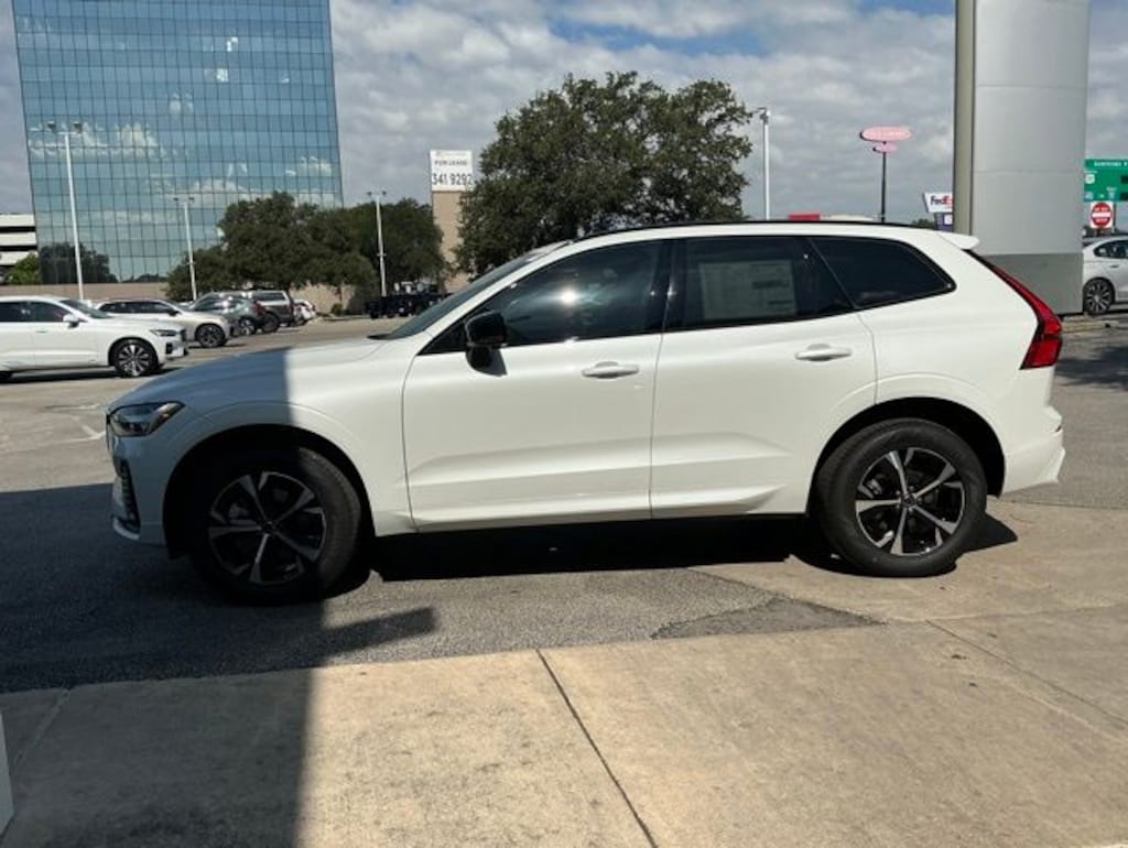 New 2026 Volvo XC60 B5 Core SUV