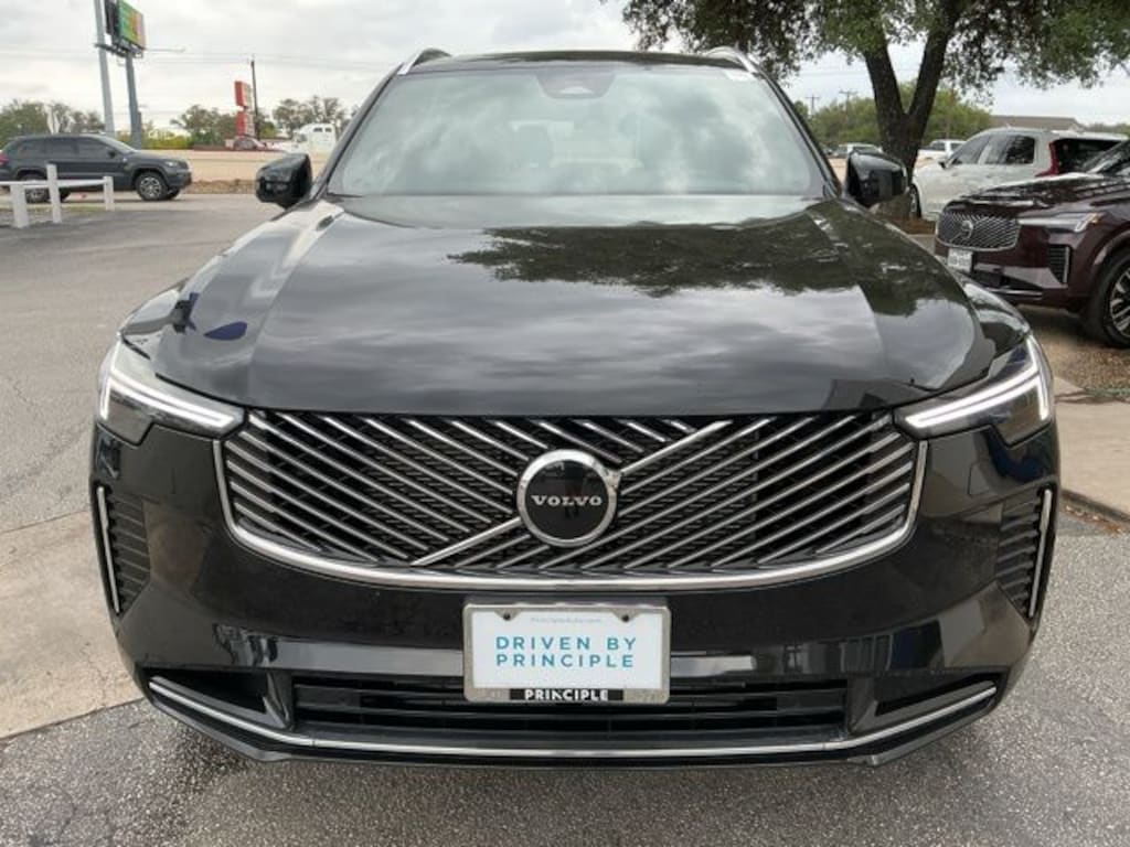 New 2026 Volvo XC90 plug-in hybrid T8 Core SUV
