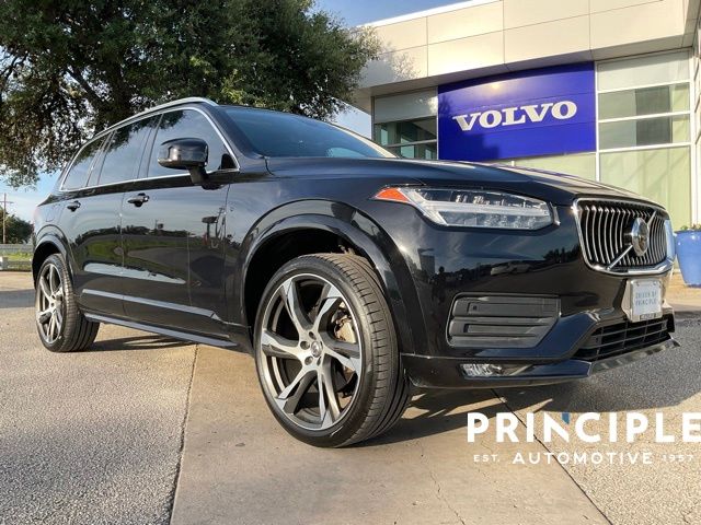 2022 Volvo XC90 T5 Momentum FWD's photo