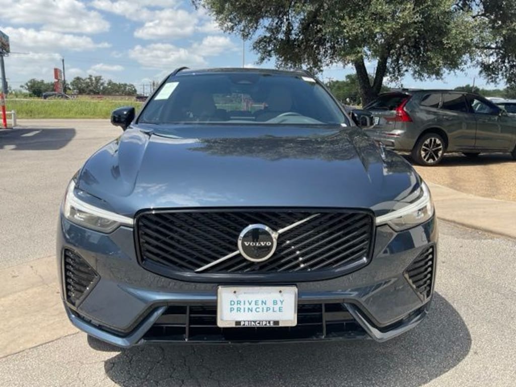 New 2026 Volvo XC60 B5 Plus SUV