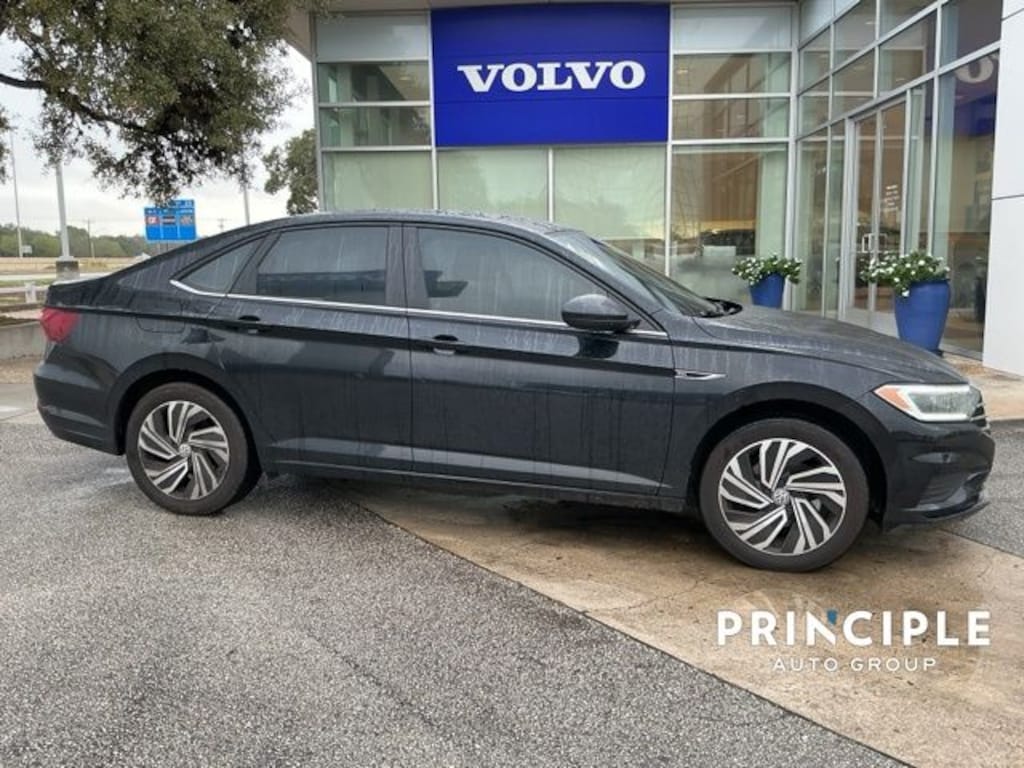 Used 2021 Volkswagen Jetta SEL Sedan