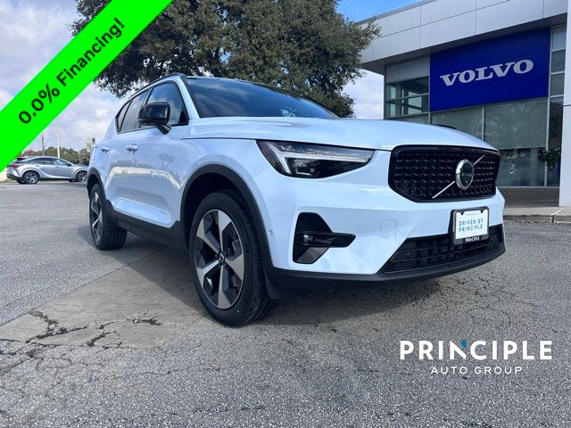 2026 Volvo XC40 Plus's photo
