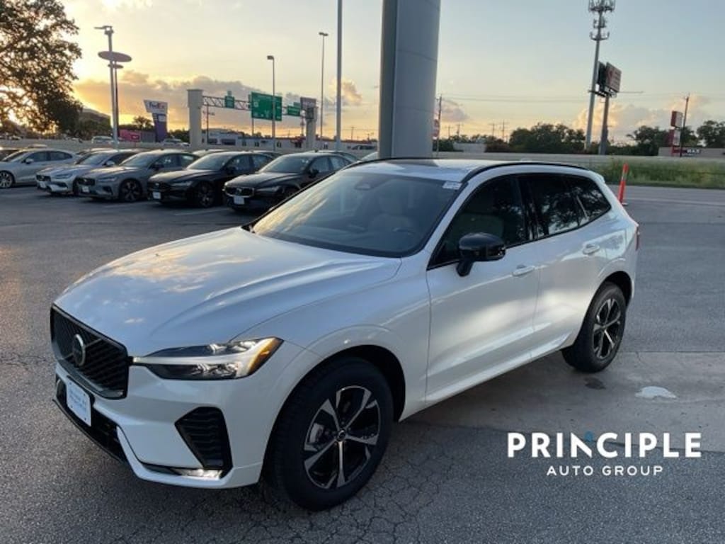 New 2026 Volvo XC60 B5 Core SUV