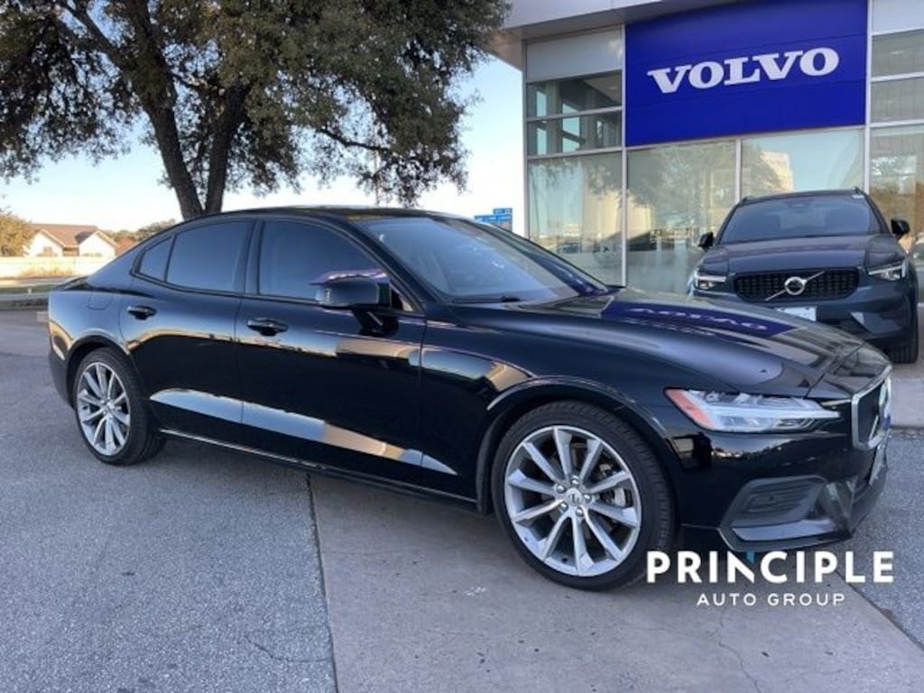 Used 2020 Volvo S60 T5 Momentum Sedan