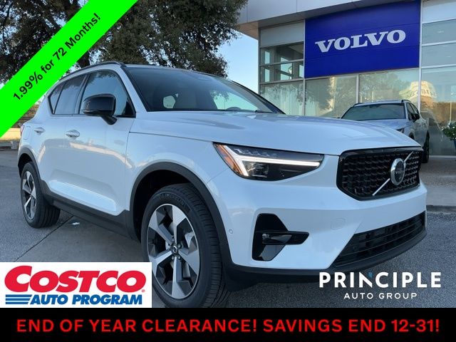 2026 Volvo XC40 Plus's photo