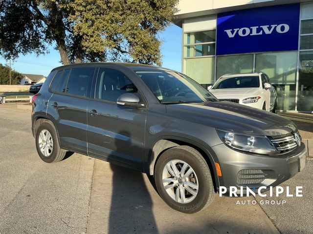 2012 Volkswagen Tiguan S's photo