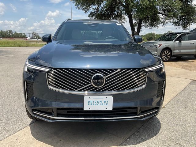 2026 Volvo XC90 Plus photo 2