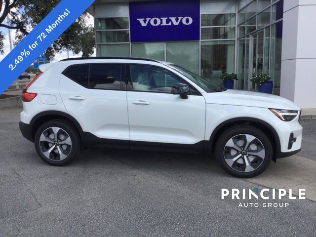 2026 Volvo XC40 Plus photo 2