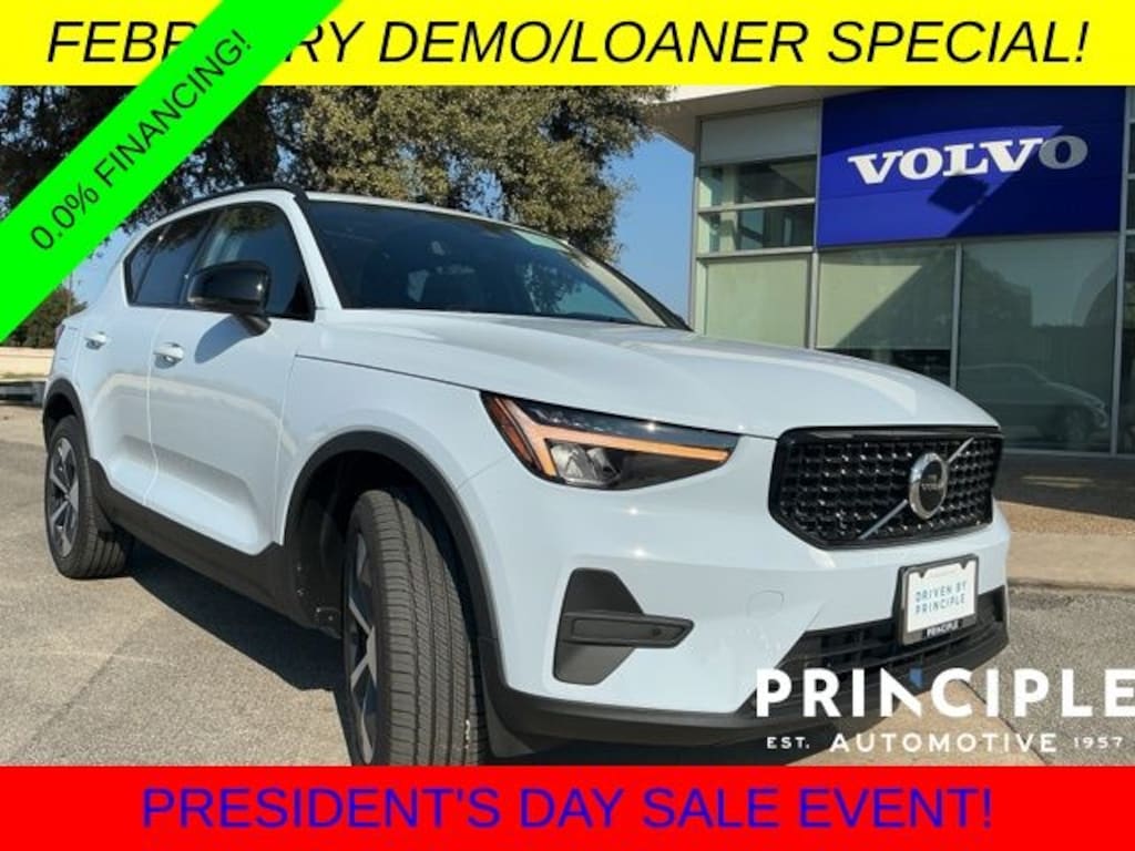 New 2026 Volvo XC40 B4 Core SUV