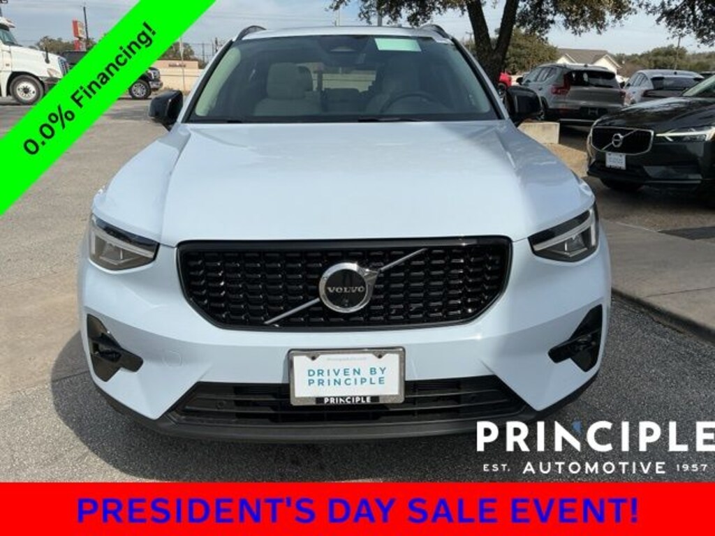 New 2026 Volvo XC40 B5 Plus SUV