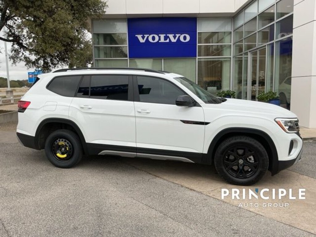 Used 2025 Volkswagen Atlas 2.0T Peak Edition SUV