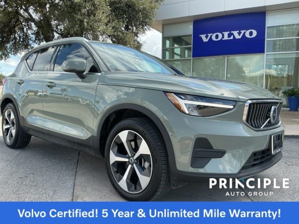 Certified 2025 Volvo XC40 B5 Core SUV