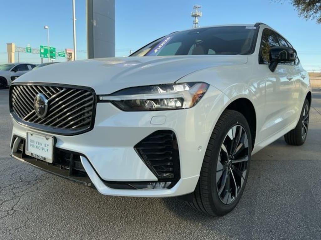 New 2026 Volvo XC60 B5 Plus SUV
