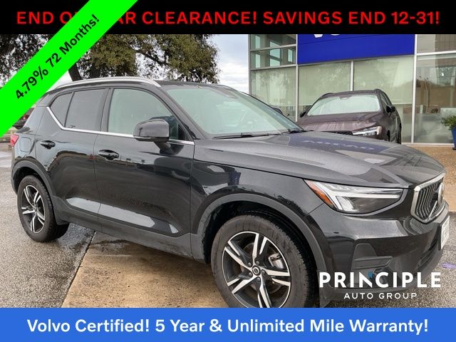 2025 Volvo XC40 Core's photo