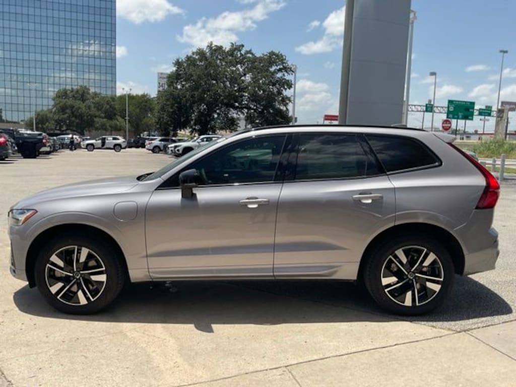New 2026 Volvo XC60 plug-in hybrid T8 Core SUV