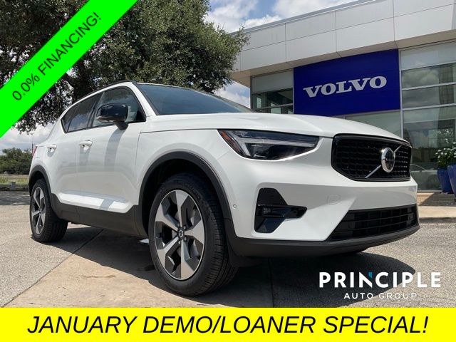 2026 Volvo XC40 Plus's photo