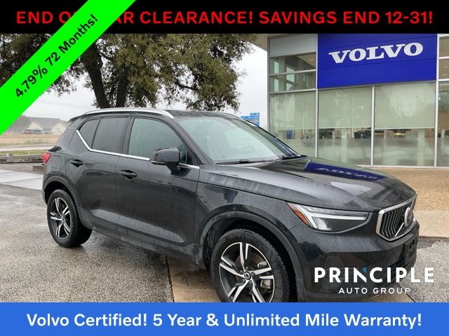 2025 Volvo XC40 Core's photo