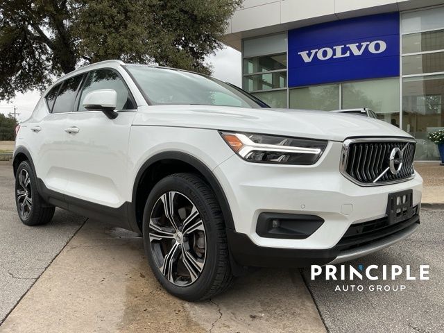 2021 Volvo XC40 Inscription's photo