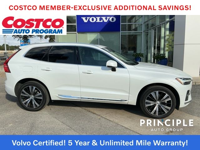 2023 Volvo XC60 B5 Plus photo 2