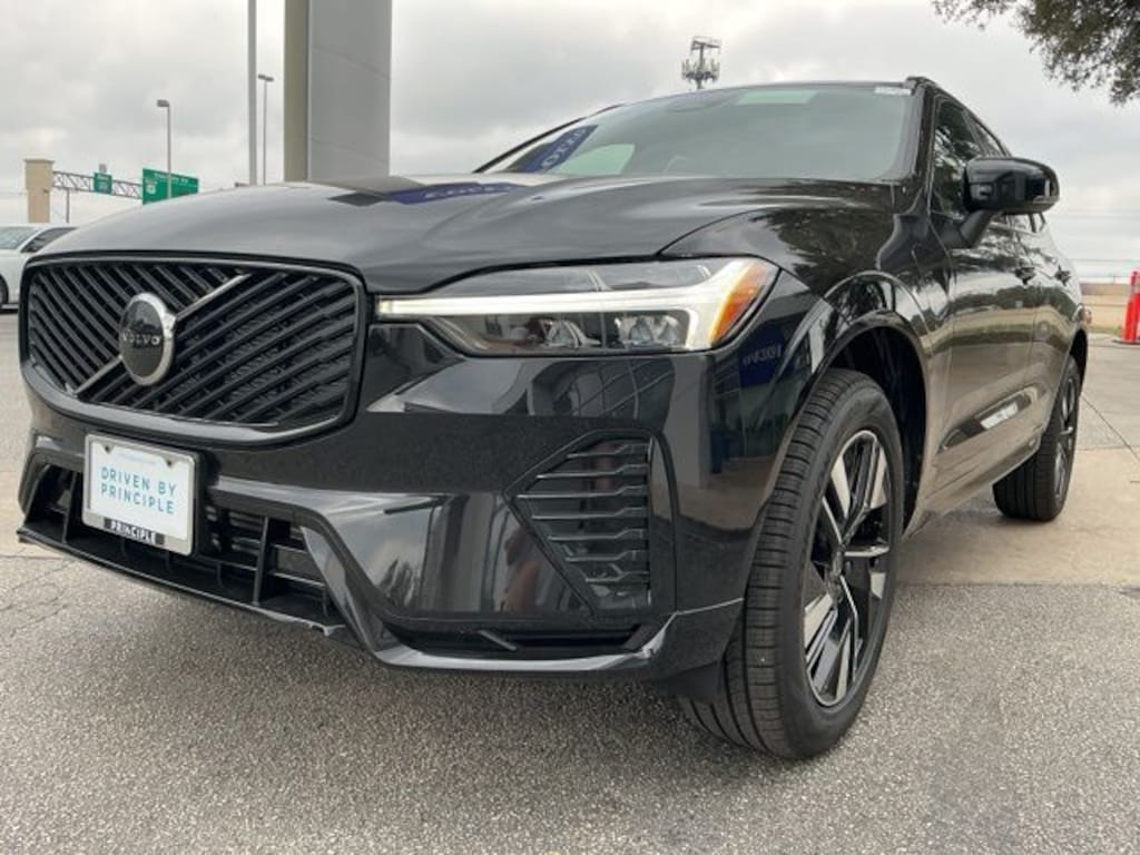 New 2026 Volvo XC60 plug-in hybrid T8 Core SUV