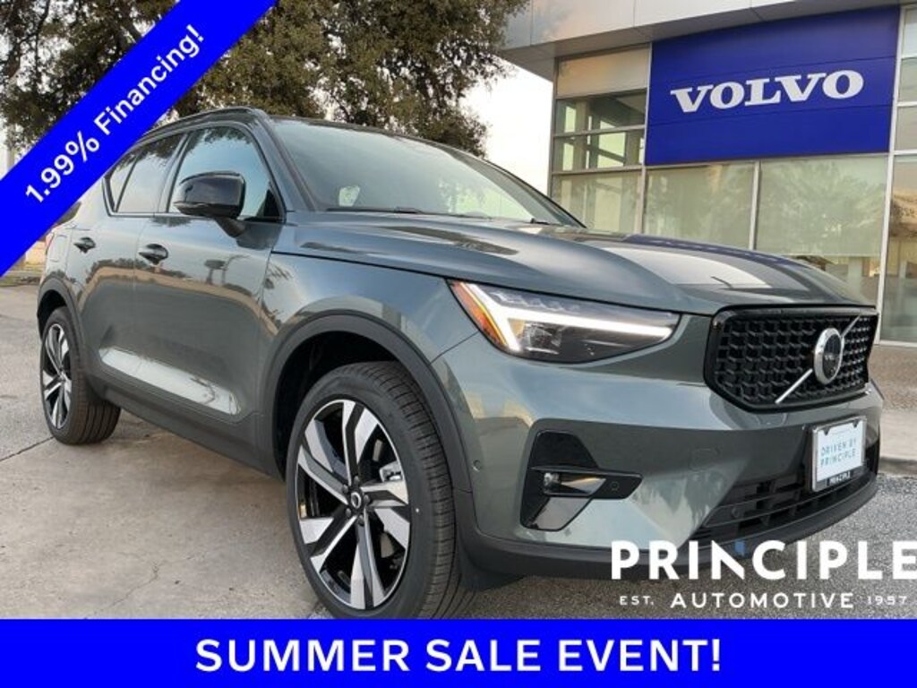 New 2026 Volvo XC40 B5 Ultra SUV