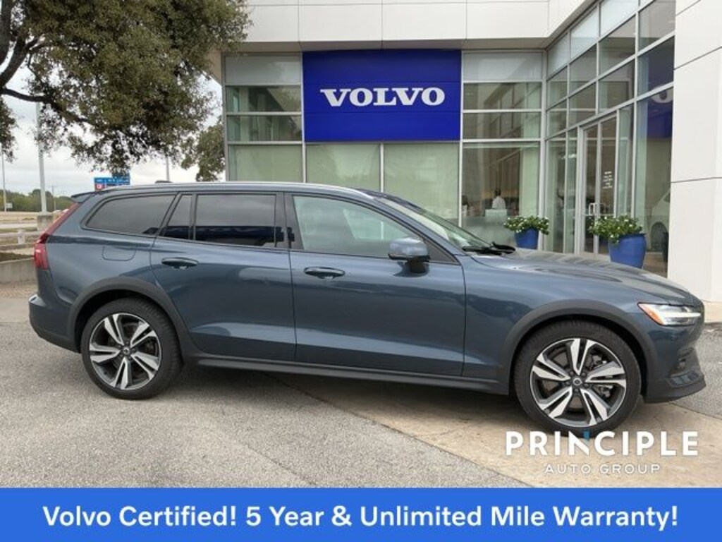 Certified 2025 Volvo V60 Cross Country B5 Plus Wagon