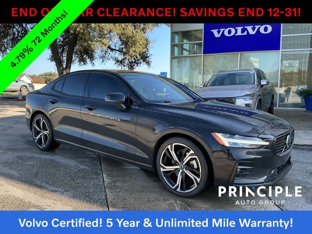 2024 Volvo S60 Core's photo