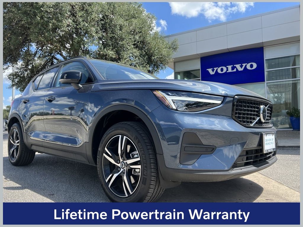 2026 Volvo XC40