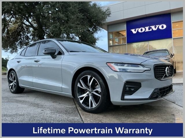 2024 Volvo S60 B5 Plus Dark Theme I4 FWD