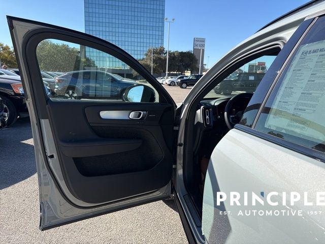 2026 Volvo XC40 Ultra - Photo 20