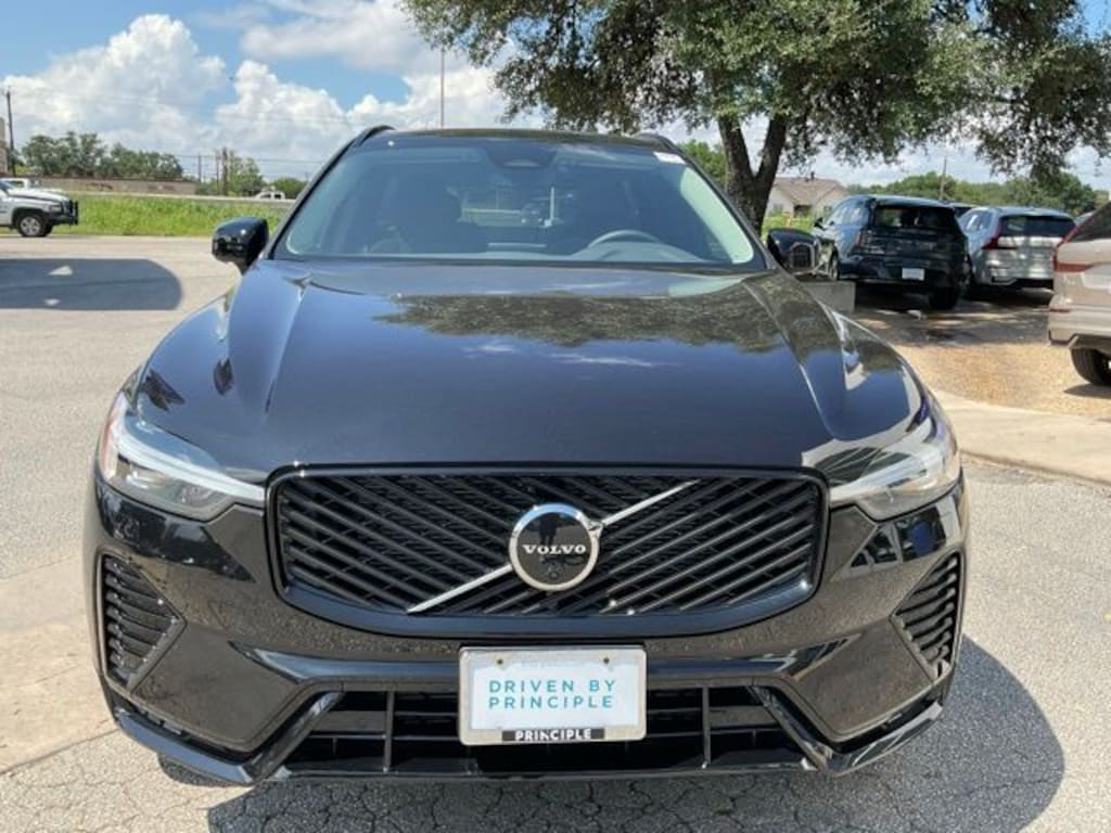 New 2026 Volvo XC60 B5 Plus SUV